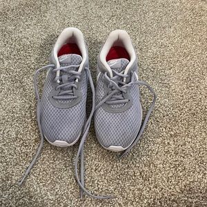 Women’s running shoes